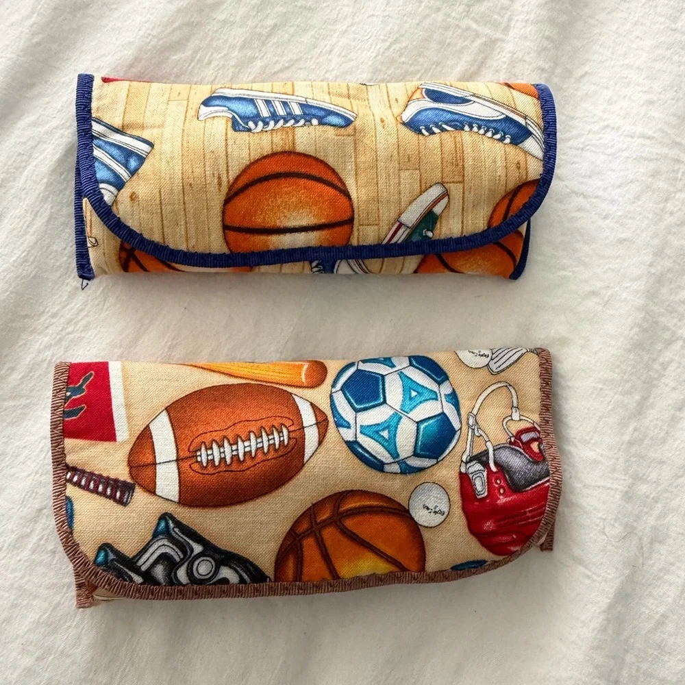 👑✅PRICE FIRM✅ Sports-Themed Kids Eyewear Cords and 2 Cases Set. NWOT